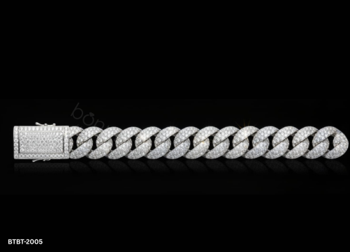 Iced Hip Hop Cuban Bracelet – D Color VVS Moissanite | Timeless Luxury Shine