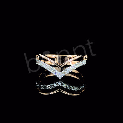 V-Shaped  Rose Gold Diamond Ring – Contemporary Elegance with Pave Brilliance